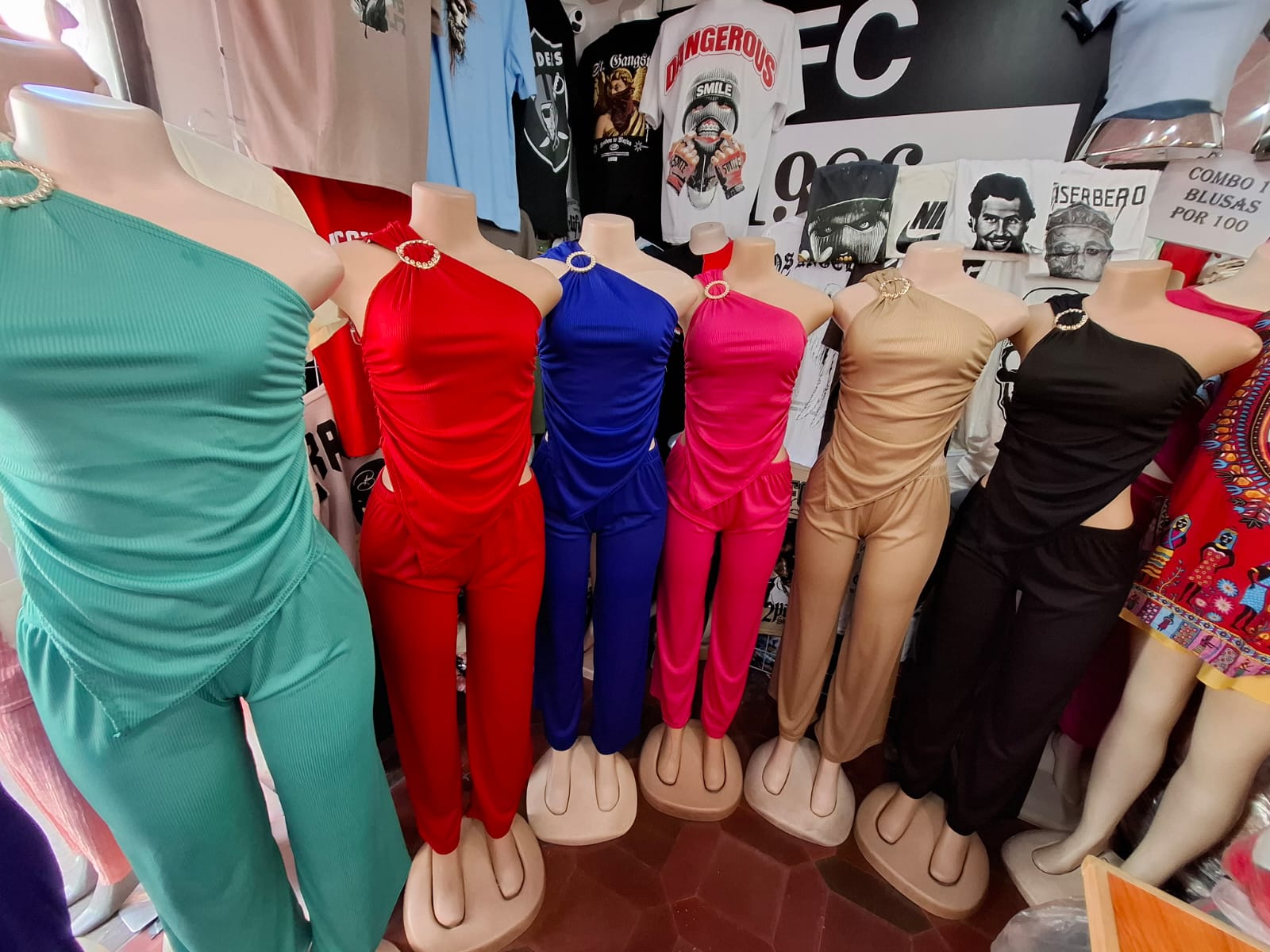 Traje Blusa Asimétrica Broche P.