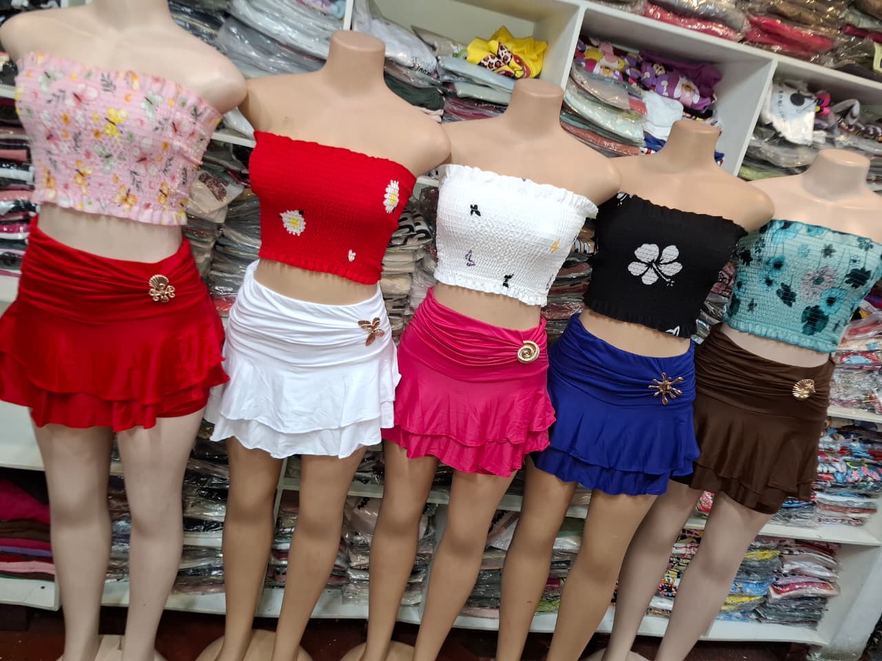 Falda 3 vuelos broche 