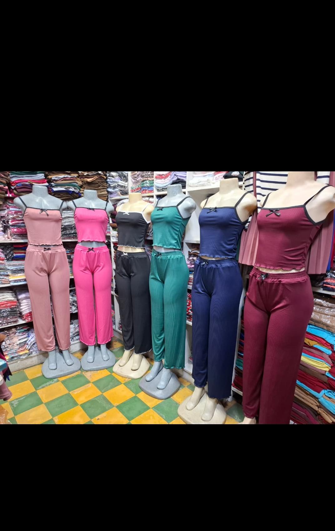 Traje acanalado  camiseta moñito tipo pijama 