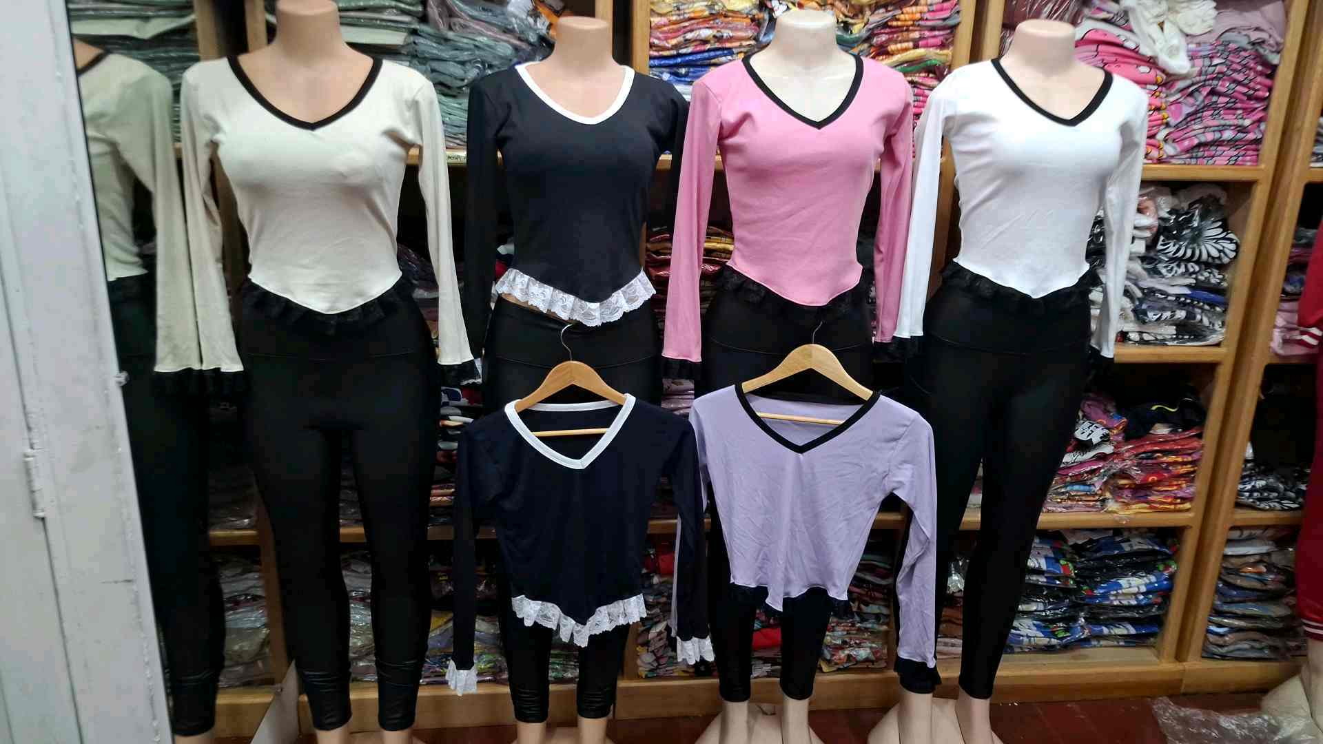 Blusa  cuello V encaje cintura 
