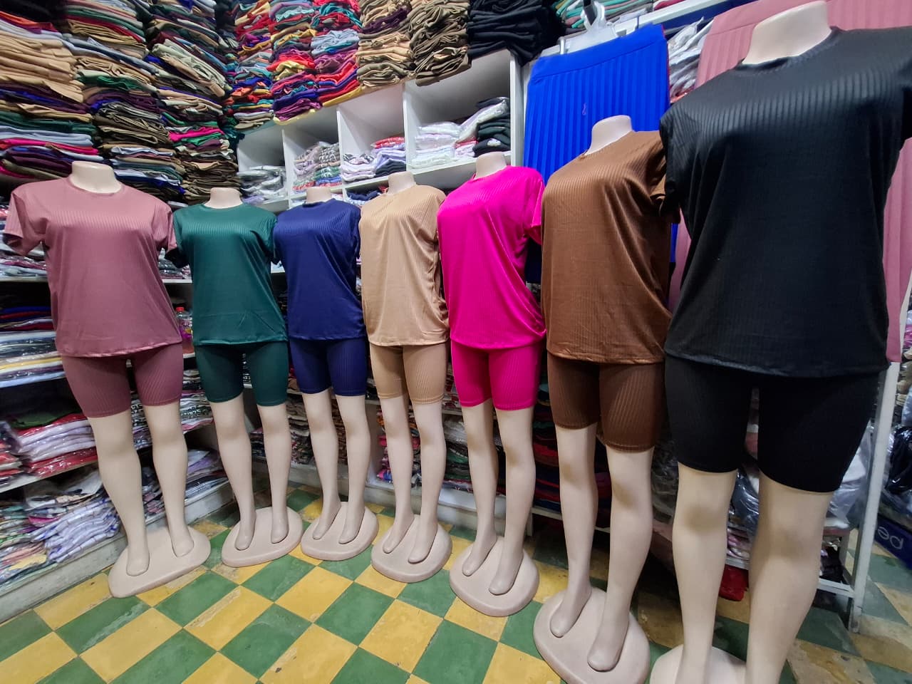 Traje Pantaloneta y blusa olgada acanalado 