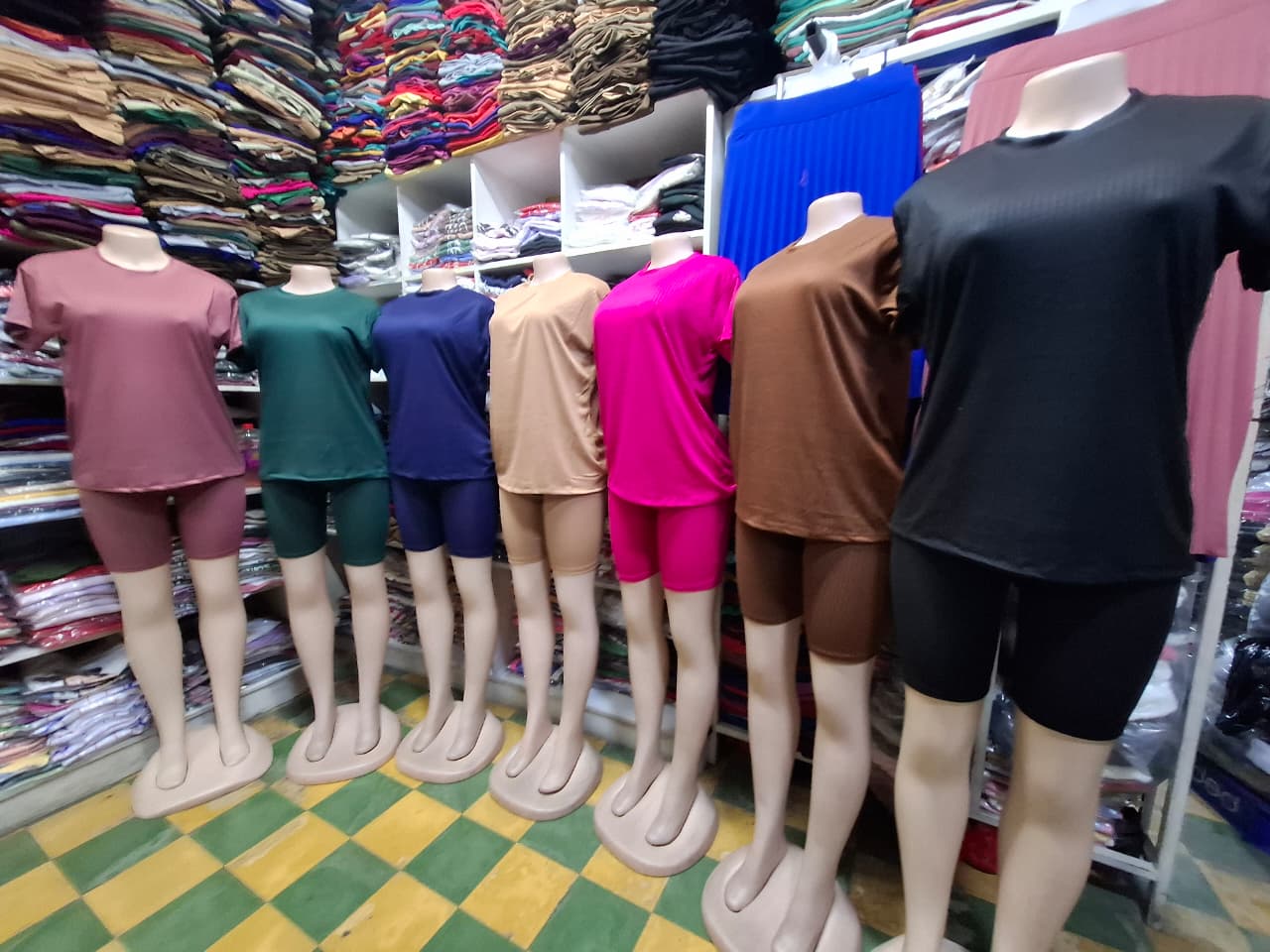 Traje Pantaloneta y blusa olgada acanalado  imagen 2