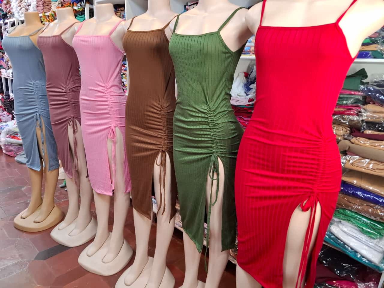 Traje Blusa corta M/larga amarre atrás 