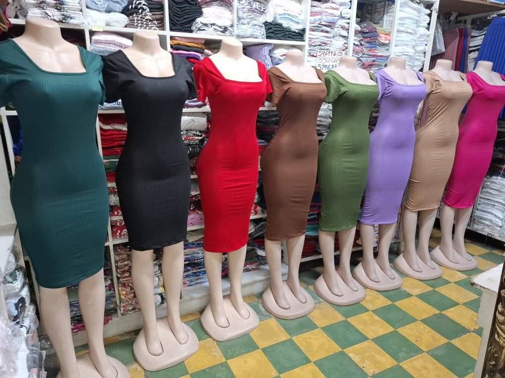 Vestido M/corta cuello cuadrado 