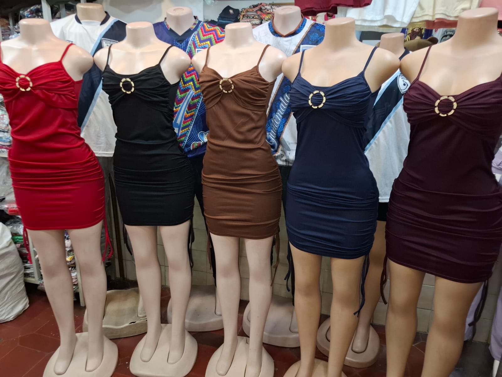 Vestido Broche Pecho