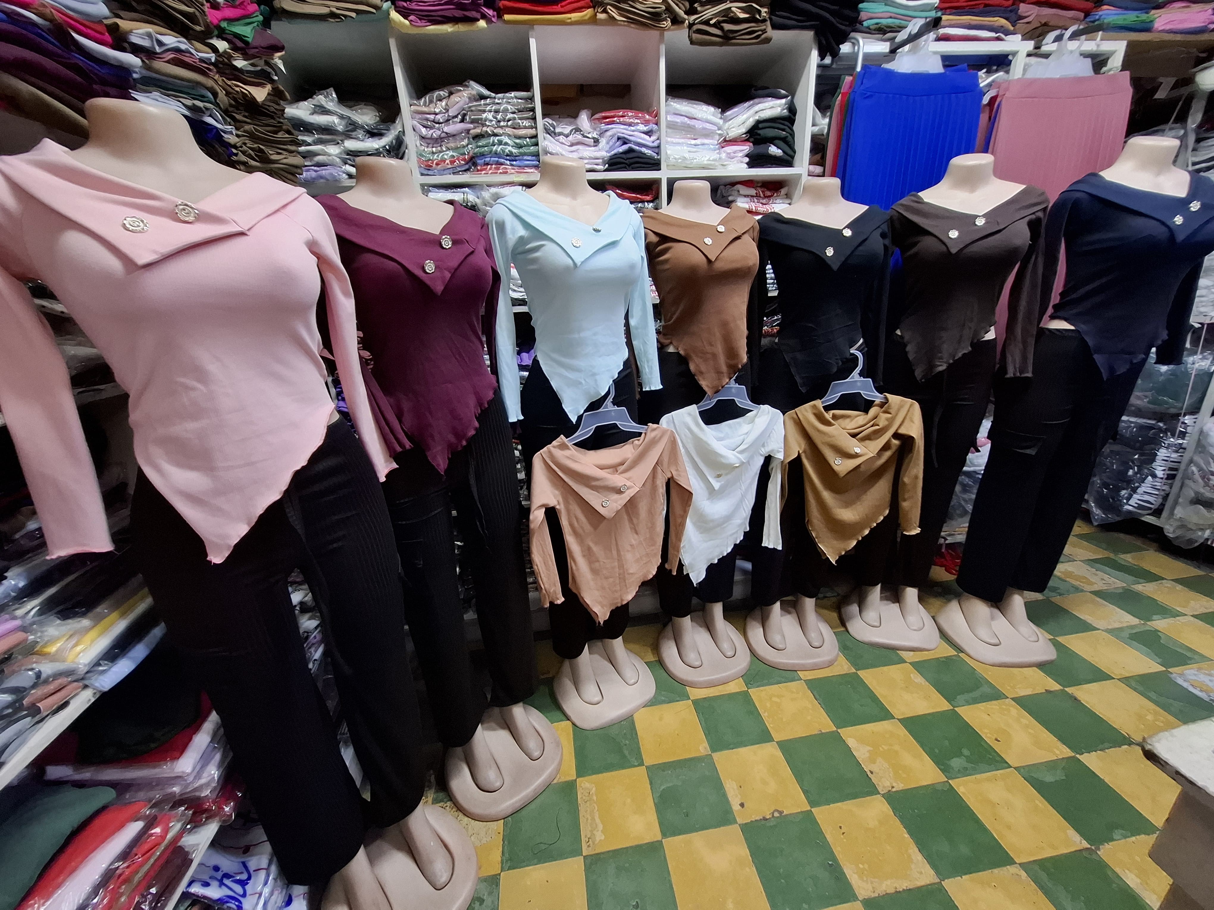 Blusa Asimétrica cuello cruzado botones 